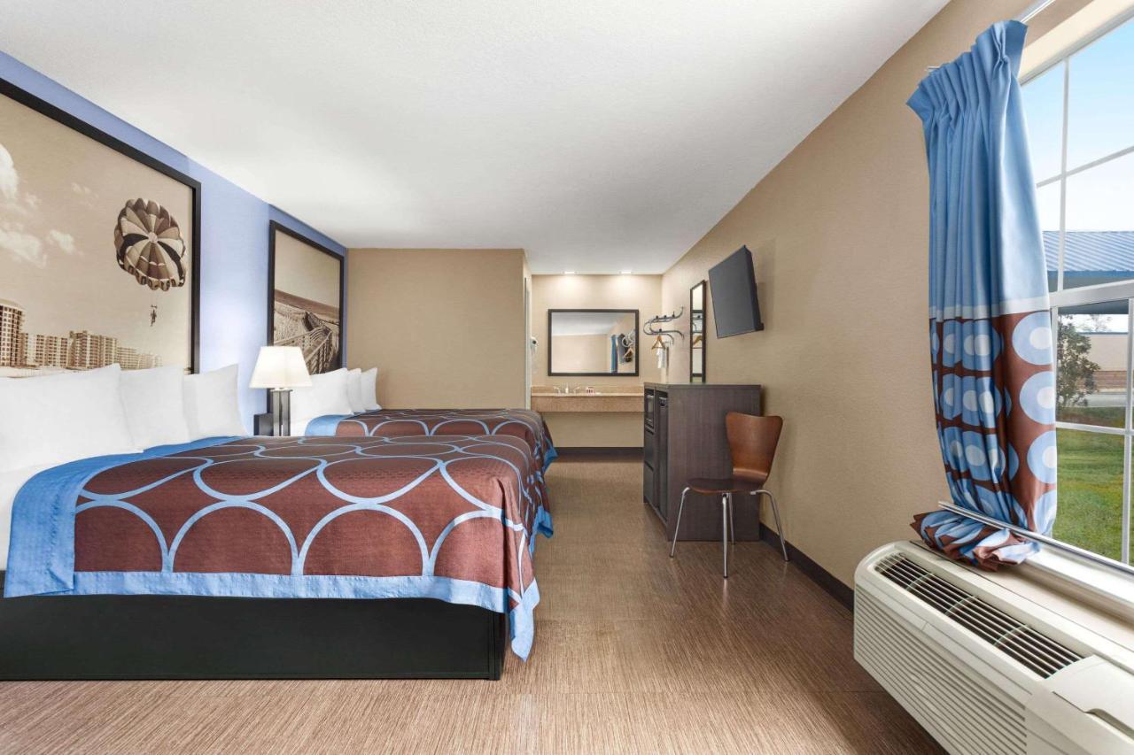 Motel Super 8 By Wyndham Foley Exterior foto