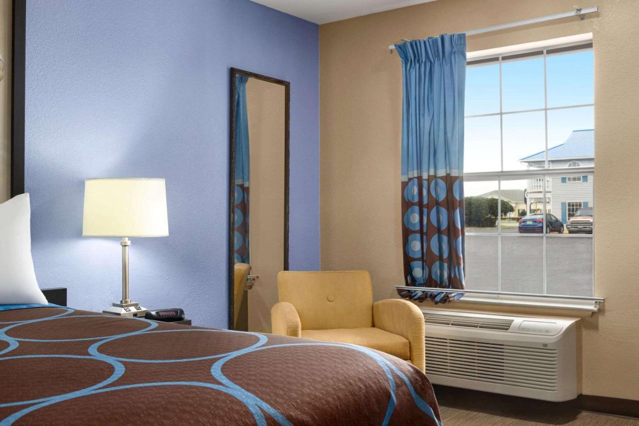 Motel Super 8 By Wyndham Foley Exterior foto